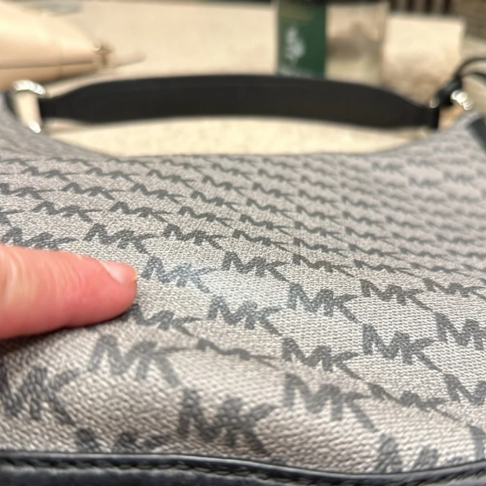 MK Studio Lydia Hobo